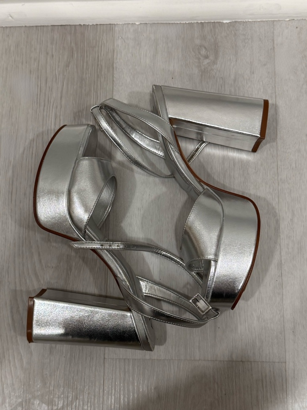 Aldo Silver Metallic Platform Block Heel Sandals Size 7.5